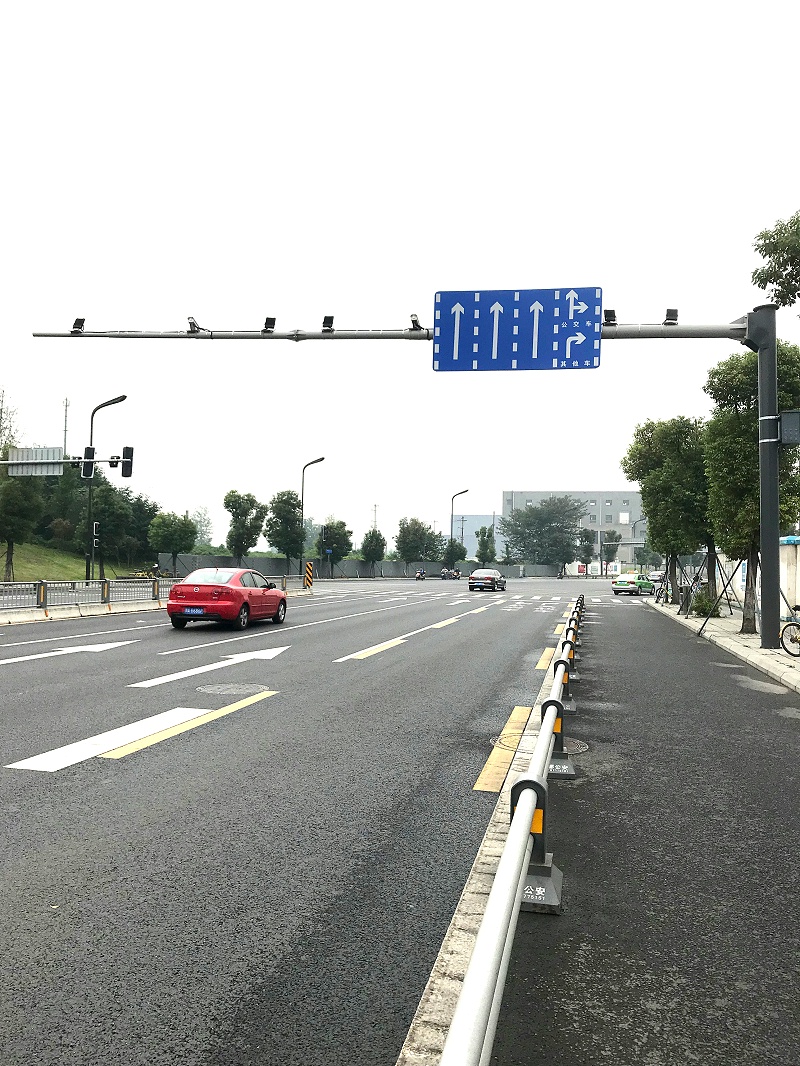 菲尼特監(jiān)控立桿