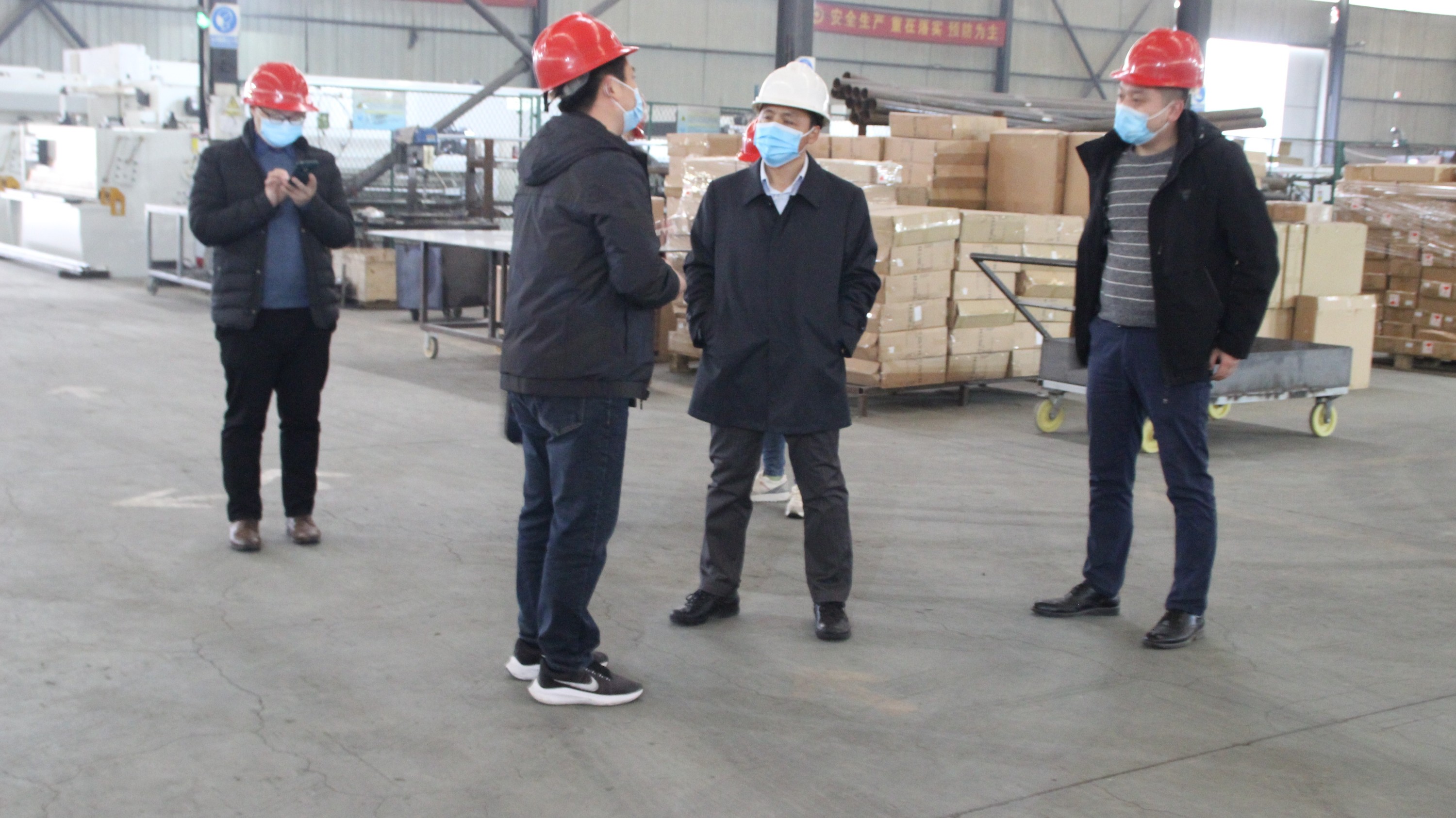 榮獲專精特新認(rèn)證|青白江副區(qū)長(zhǎng)沈偉一行蒞臨四川菲尼特考察交流工作